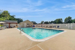 Pool - Maplewood pet friendly house w/shared pool, W/D & free WIFI (Rehoboth Beach)