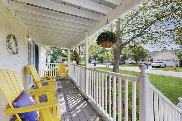 Terrace/patio - Maplewood pet friendly house w/shared pool, W/D & free WIFI (Rehoboth Beach)
