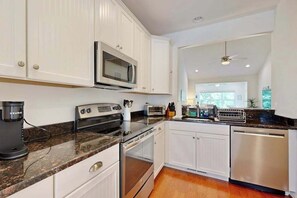 Fridge, microwave, oven, stovetop - Grande at Canal Pointe spacious condo w/shared pool, W/D & free WIFI (Rehoboth Beach)