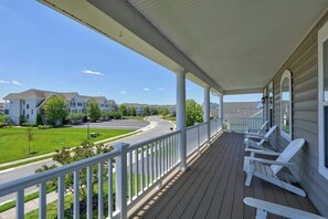 Terrace/patio - Coastal home near the beach with pool, tennis, game room, WiFi, AC (Rehoboth Beach)