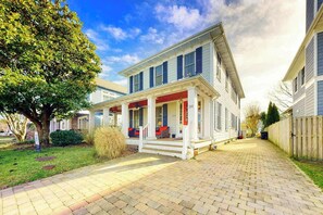 Exterior - Elegant house near the ocean with AC, W/D & outdoor space - walk to boardwalk (Rehoboth Beach)