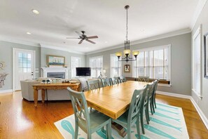 Interior - Elegant house near the ocean with AC, W/D & outdoor space - walk to boardwalk (Rehoboth Beach)
