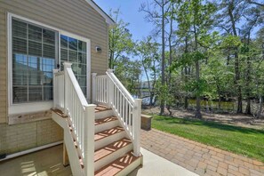Property grounds - Coastal Luxury & Community Charm: Your Rehoboth Beach Retreat (Rehoboth Beach)