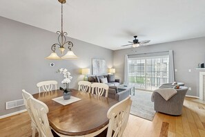 Interior - Rehoboth Crossing townhome - pool & gym - dog-friendly, fireplace & private W/D (Rehoboth Beach)