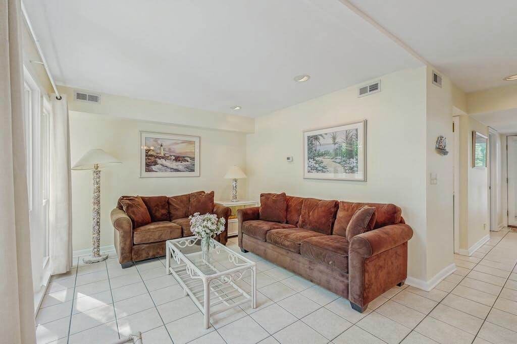 TV, DVD player, offices