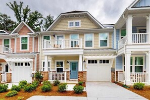Exterior - The Peninsula spacious home w/community pool, hot tub, tennis courts (Millsboro)