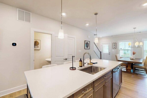 Fridge, microwave, oven, stovetop - The Peninsula spacious home w/community pool, hot tub, tennis courts (Millsboro)