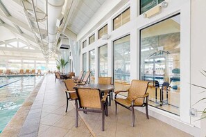 Outdoor dining - The Peninsula spacious home w/community pool, hot tub, tennis courts (Millsboro)
