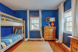 Iron/ironing board, WiFi, bed sheets - Rehoboth Beach pet friendly house w/ private hot tub, deck & fire place (Rehoboth Beach)