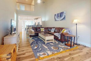 TV, fireplace, DVD player, offices - Lovely, dog-friendly townhouse near the beach with a pool & washer/dryer (Rehoboth Beach)