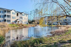 Exterior - Creekwood condo with on-site pool & balcony - near shopping/dining (Rehoboth Beach)