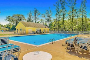 Pool - Grande at Canal Pointe condo with pools, tennis, gym, & private balcony (Rehoboth Beach)