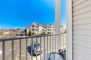 Property grounds - Grande at Canal Pointe condo with pools, tennis, gym, & private balcony (Rehoboth Beach)