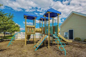 Children’s area - Grande at Canal Pointe condo with pools, tennis, gym, & private balcony (Rehoboth Beach)