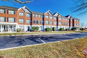 Exterior - Dog-friendly Villages of Five Points townhouse with pool, tennis, gym, grill (Lewes)
