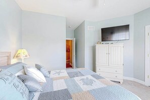 Iron/ironing board, WiFi, bed sheets - Light & bright home by great restaurants - 1.5 miles to downtown Rehoboth Beach (Rehoboth Beach)
