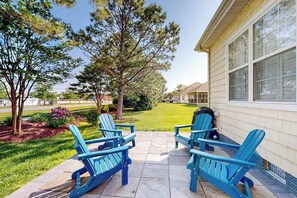 Terrace/patio - Light & bright home by great restaurants - 1.5 miles to downtown Rehoboth Beach (Rehoboth Beach)