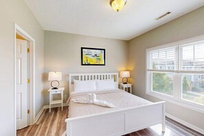 Iron/ironing board, WiFi, bed sheets - The Villages of Five Points apartment w/community pools, tennis courts, shops (Lewes)