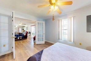 Iron/ironing board, WiFi, bed sheets - Rehoboth Beach home near beach & boardwalk with grill, streaming, & W/D (Rehoboth Beach)