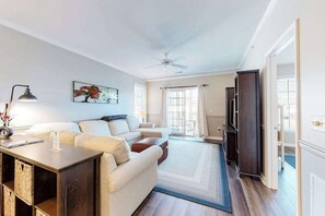 TV, offices - Stunning Condo- Pool and Hot Tub- Convenient Beach Access! (Rehoboth Beach)