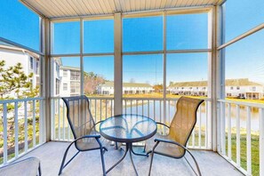 Dining - Stunning Condo- Pool and Hot Tub- Convenient Beach Access! (Rehoboth Beach)