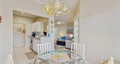 Well-stocked Creekwood townhome with pool, balcony, board games, W/D, & AC