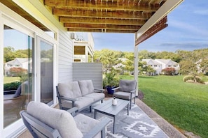 Terrace/patio - Spring Lake Condo with patio, free WIFI, W/D, shared pool (Rehoboth Beach)