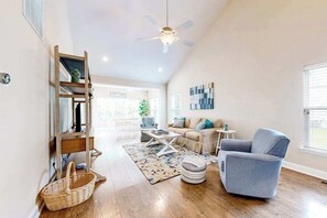 TV, DVD player - Dog-friendly townhome with pool, central AC, & W/D - only 1.5 miles the beach (Rehoboth Beach)