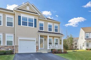 Exterior - Dog-friendly townhome with pool, central AC, & W/D - only 1.5 miles the beach (Rehoboth Beach)