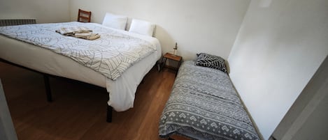 熨斗/熨衫板、Wi-Fi、床單