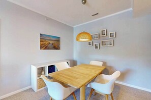 Dining - Captiva Sands at Eagles Landing condo w/community pools, tennis/pickleball court (Rehoboth Beach)