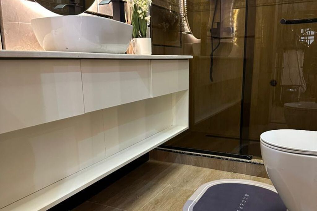 Apartamento, balcón, vistas al patio | Baño