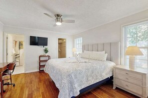 Iron/ironing board, WiFi, bed sheets - Maplewood spacious house w/shared pool, W/D & free WIFI (Rehoboth Beach)