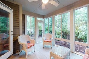 Interior - Sea Colony Tennis townhouse with basketball court, gym, pool, & lake view (Bethany Beach)
