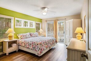 Iron/ironing board, WiFi, bed sheets - Sea Colony Tennis townhouse with board games, & tennis court (Bethany Beach)