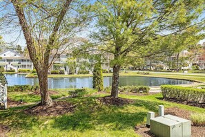 Property grounds - Sea Colony Tennis 1st-floor condo with pool, sauna, & basketball court (Bethany Beach)
