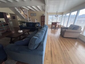 Smart TV, fireplace, DVD player