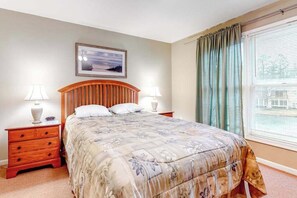 Iron/ironing board, WiFi, bed sheets - Sea Colony Tennis second-floor condo with fireplace, gym, & tennis court (Bethany Beach)