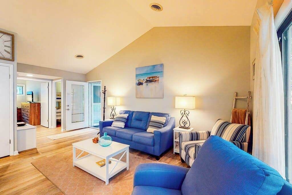 TV, DVD player, offices