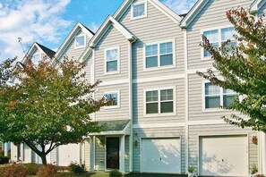 Exterior - Canal Landing townhouse w/community pool, patio, close to restaurants (Rehoboth Beach)