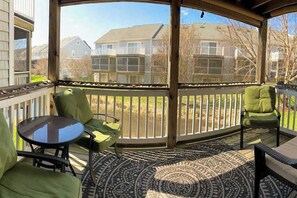 Property grounds - Canal Landing townhouse w/community pool, patio, close to restaurants (Rehoboth Beach)