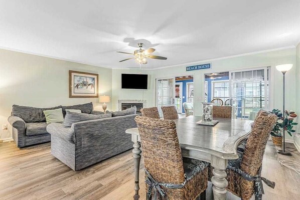 Interior - Versailles at Eagles Landing townhome with pool & tennis - walk to beach shuttle (Rehoboth Beach)