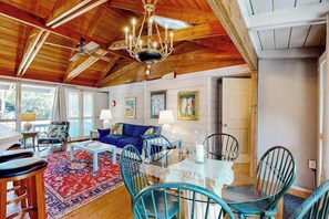 TV, DVD player - Dewey Beach cottage 1 block from the beach, dog friendly (Dewey Beach)