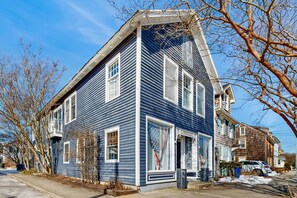 Exterior - Town of Lewes house w/deck, balcony, close to beach & restaurants (Lewes)