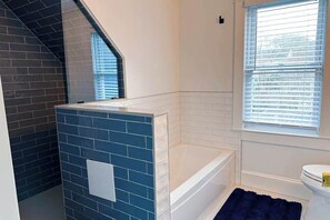 Shower, hair dryer, towels - Town of Rehoboth Beach dog-friendly house close to beach & restaurants (Rehoboth Beach)