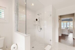 Shower, towels - Dog-friendly home with heated outdoor pool & games - 3 blocks from the beach (Rehoboth Beach)