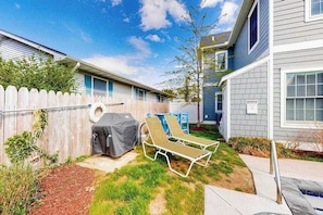 Terrace/patio - Dog-friendly, 2-story home near beach with private outdoor pool, W/D & AC (Rehoboth Beach)
