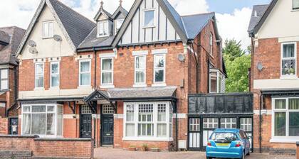Apartment Sleeps 4 - Garden, Wifi & Free Parking