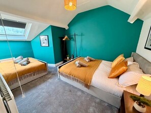 Room - Modern Escape Oasis | Free Parking | 14PPL (Sheffield)