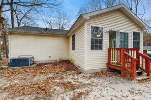 Exterior - Piney Glade dog-friendly house w/private hot tub, close to restaurants (Rehoboth Beach)
